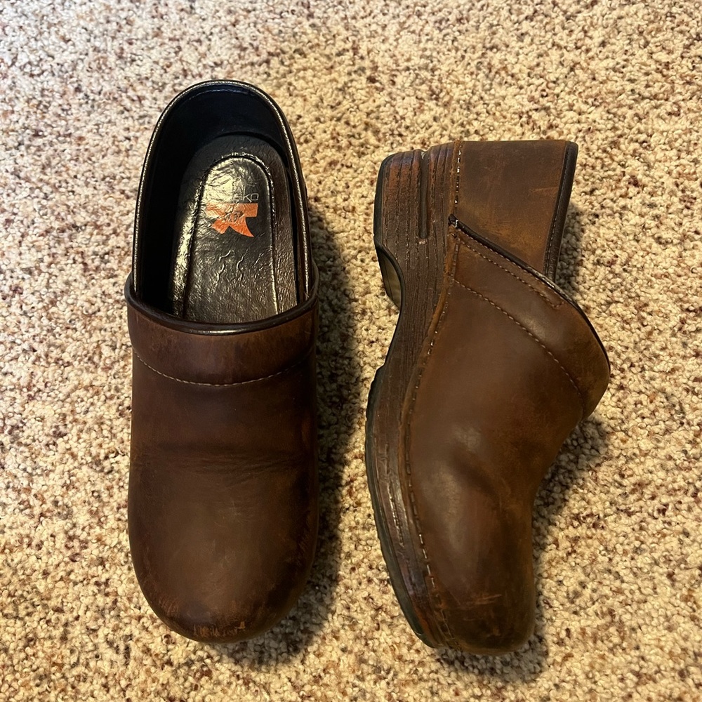 Dansko XP Brown Leather Clogs size 38